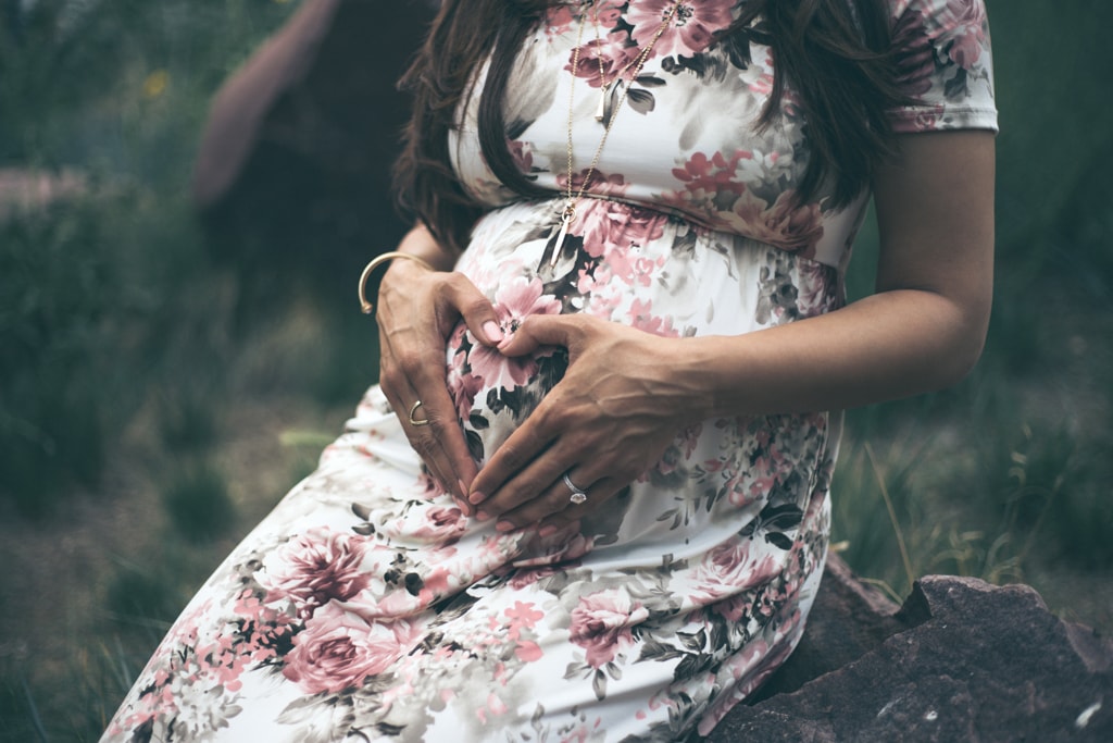 Maternity session photo